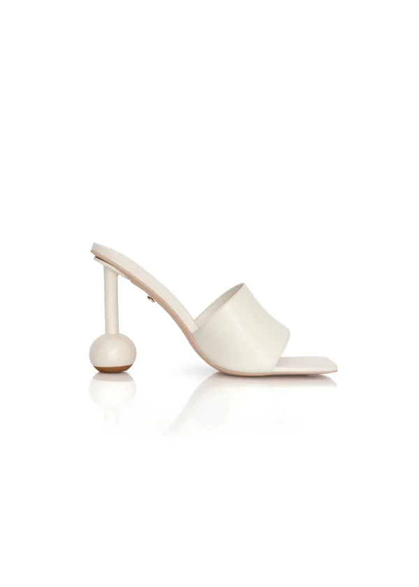 Cheap Andrea Iyamah Yuri Sandals-Cream